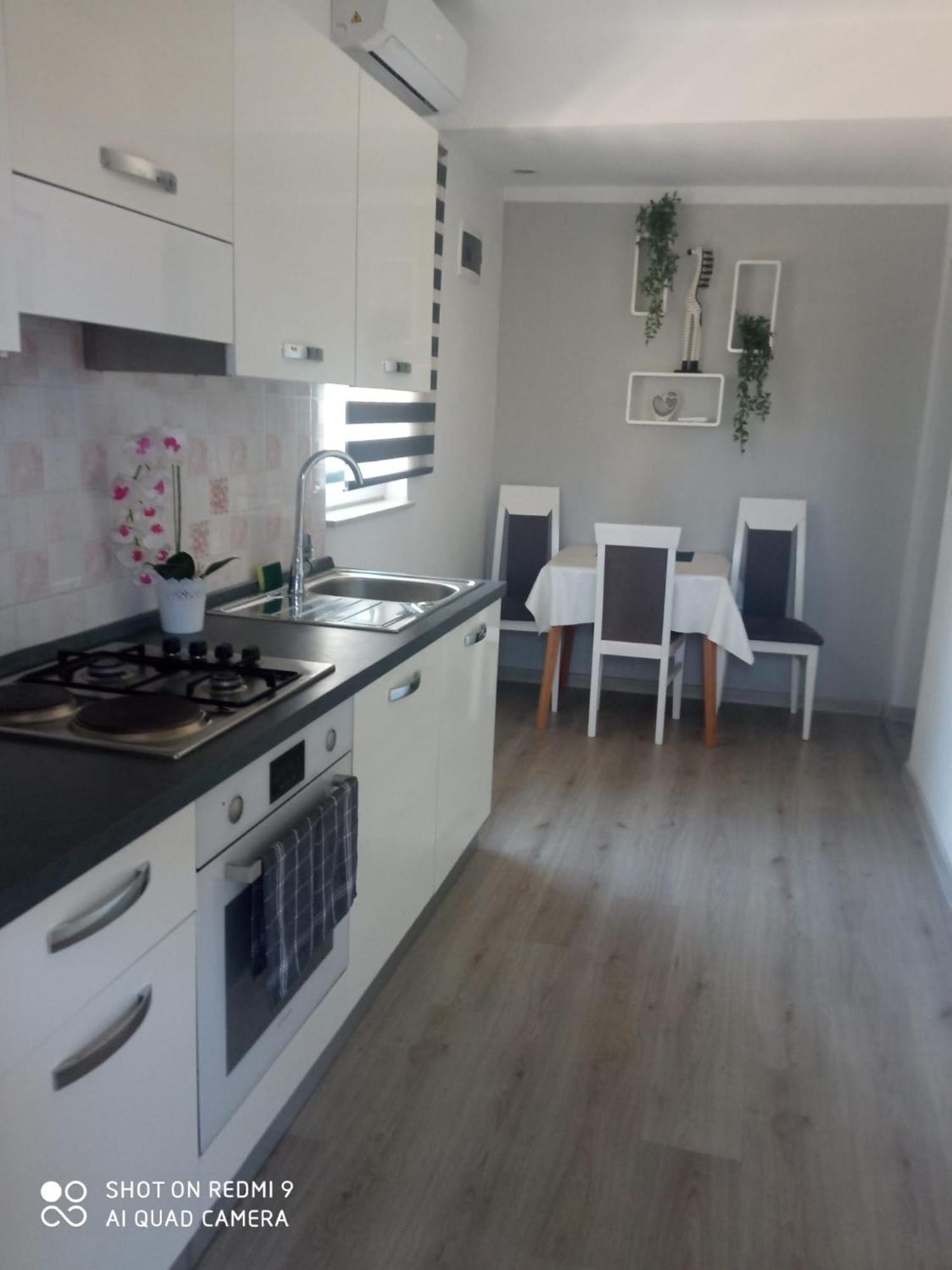 Apartmani Andelo, Tommy, Leon Bibinje Exteriör bild
