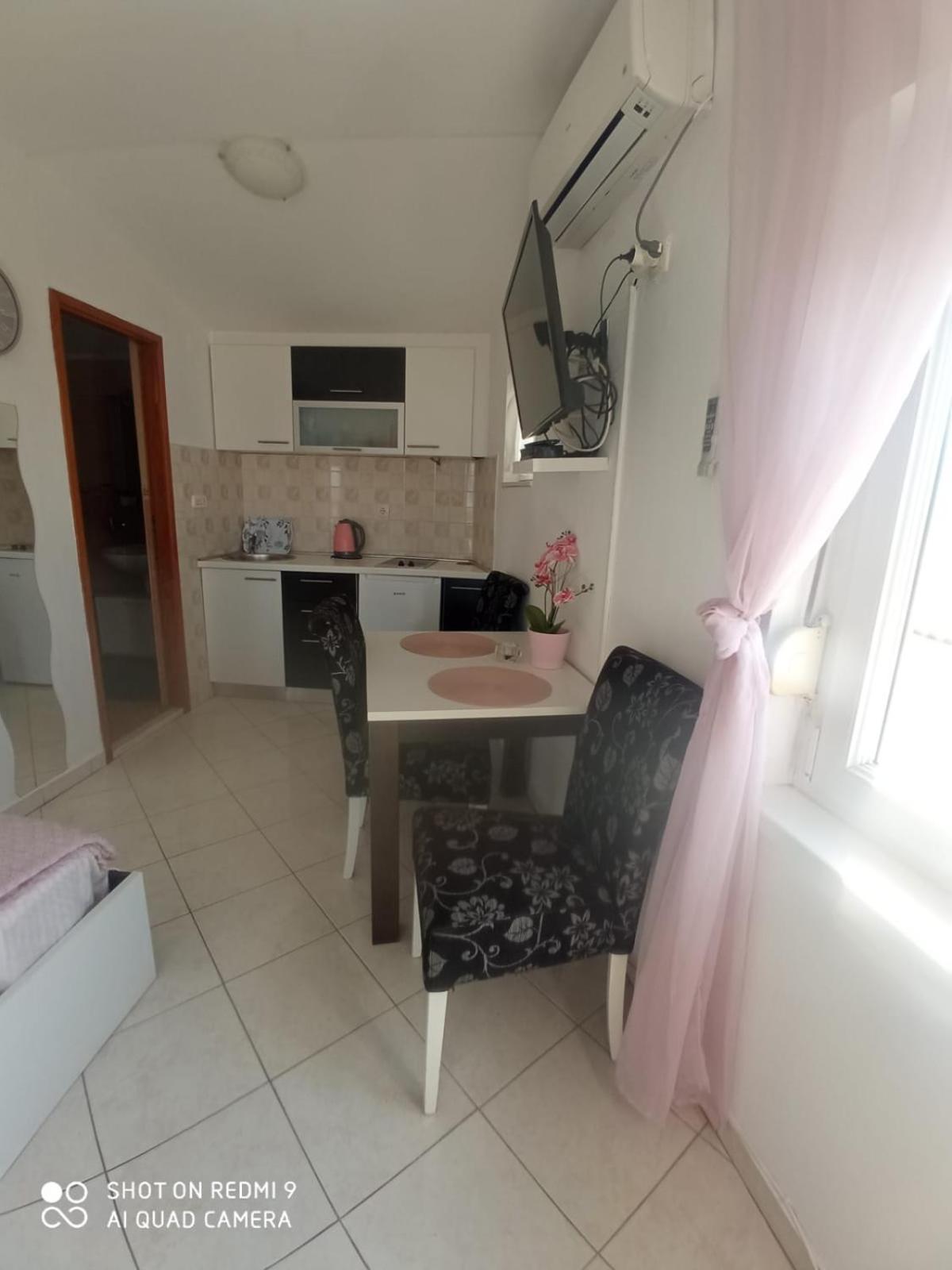Apartmani Andelo, Tommy, Leon Bibinje Exteriör bild